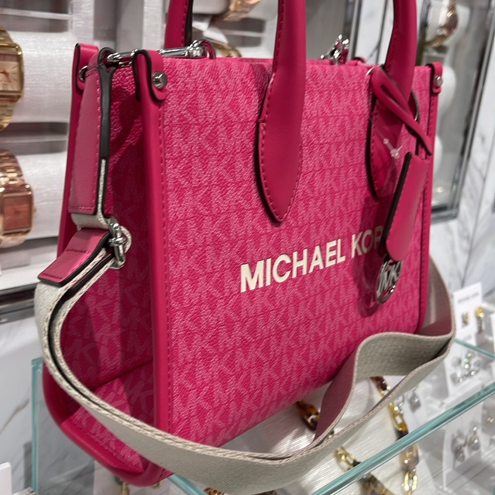 Michael Kors Mirella Small Signature Logo Crossbody Bag
Dragonfruit
NWT - Picture 11 of 16